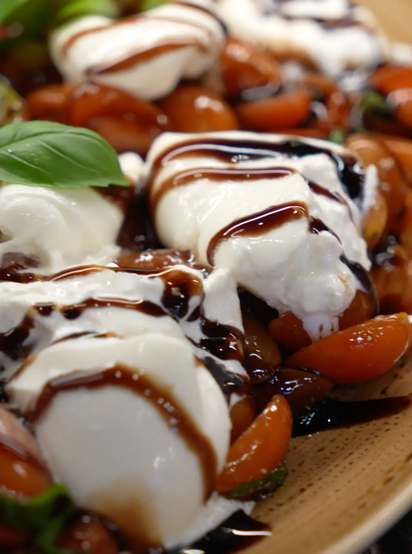 Burrata med tomater og balsamico
