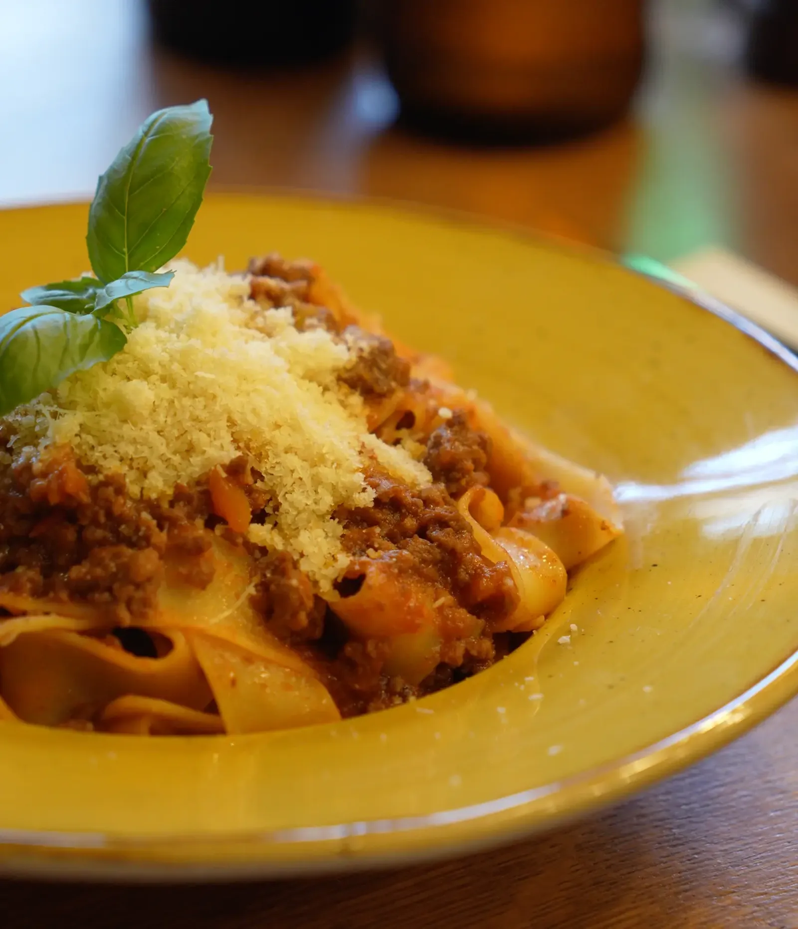 Pappardelle med ragù og parmesan